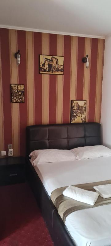 Standard Double/Twin Room image 4