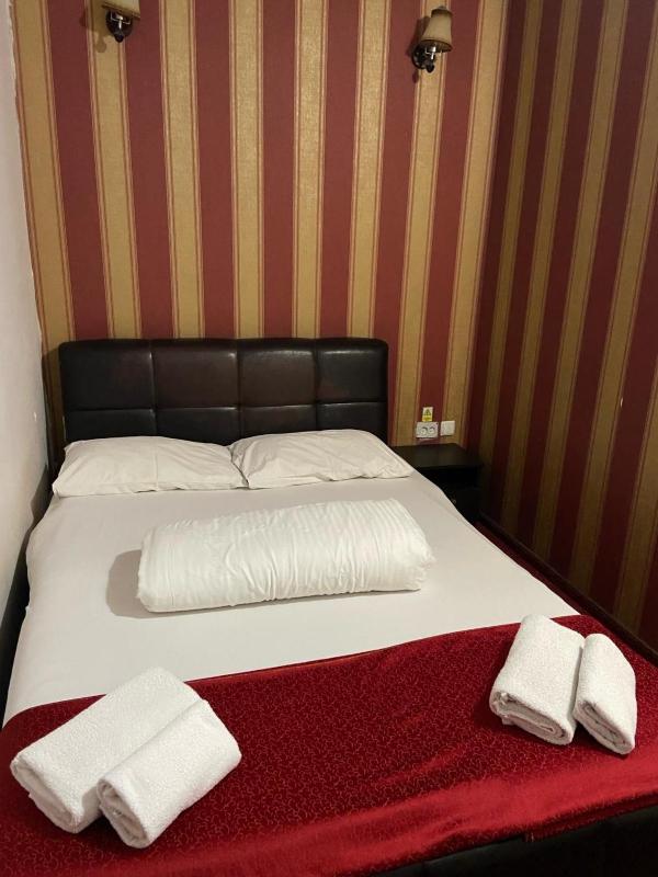 Comfort Single Room image 4