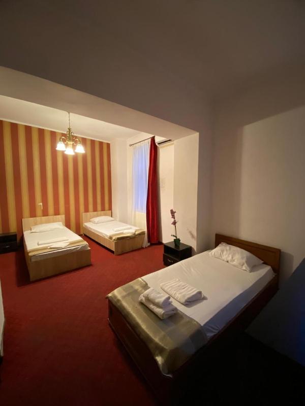 Triple Room image 3
