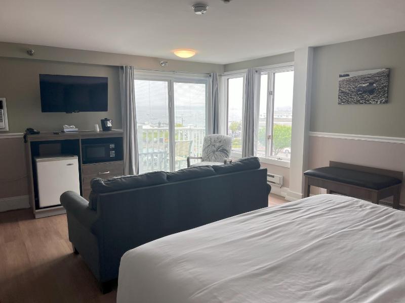 King Suite with Ocean View image 2