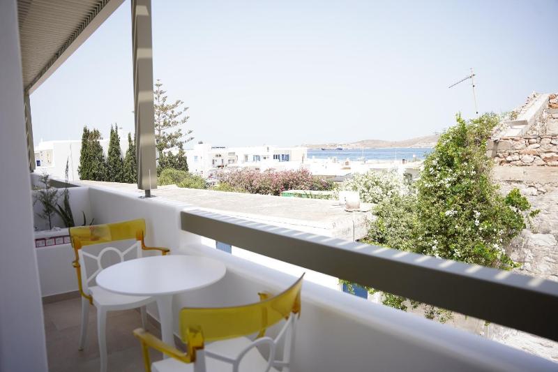 Deluxe Double Room with Balcony and Sea View image 2