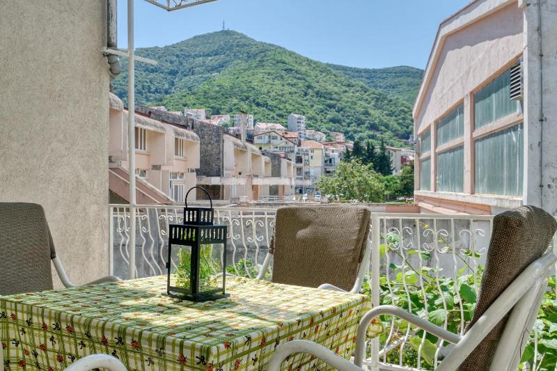 Standard Apartment with Balcony and Terrace image 3