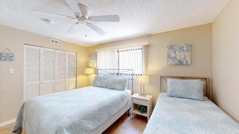 706 Queens Grant - image 2