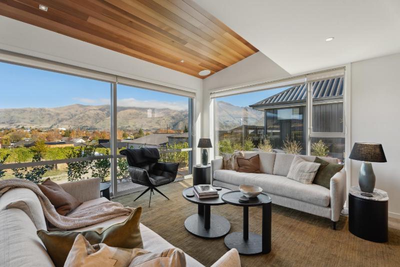 Clearview Vista - Wanaka Holiday Home - image 46