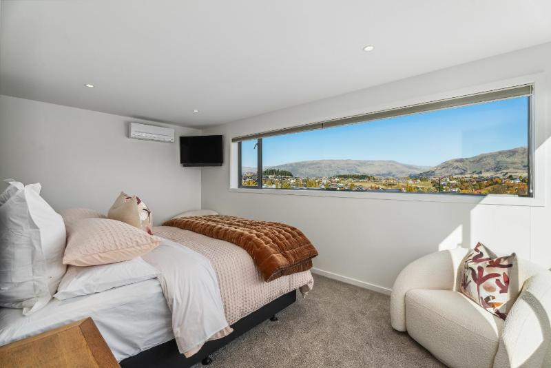 Clearview Vista - Wanaka Holiday Home - image 42