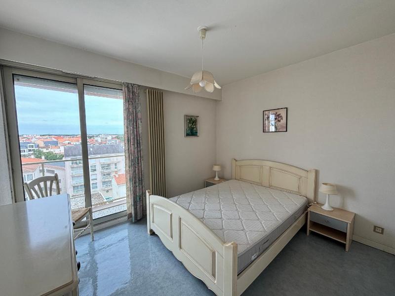 Appartement T3 avec balcon et garage aux Sables-d'Olonne - FR-1-197-185 - image 16