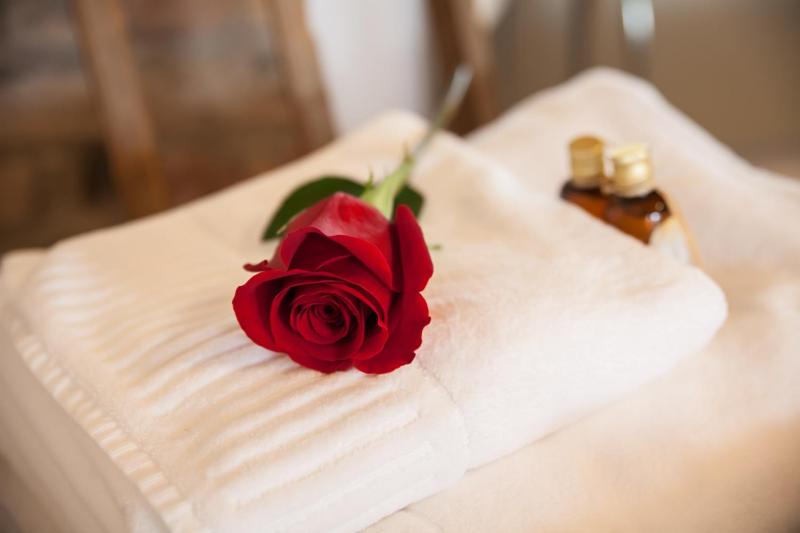 Deluxe Double Room with Bath image 4