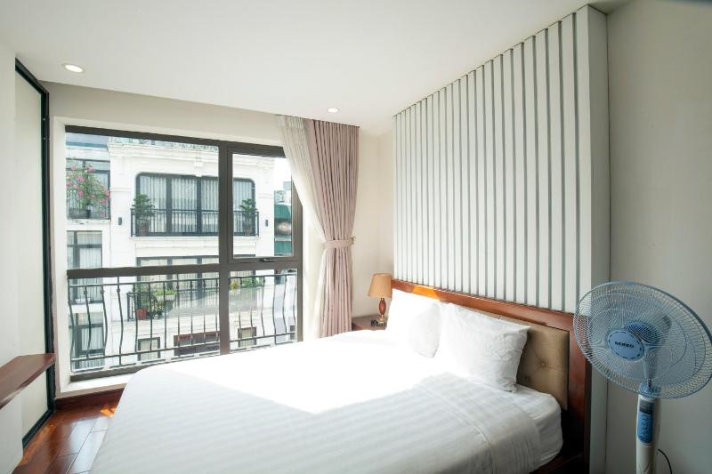 Sumitomo10 Apartment - Lane 12 Dao Tan street - image 2