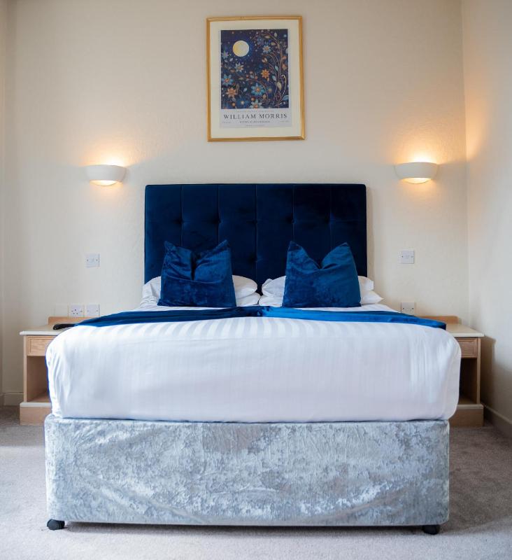 Double Room image 4