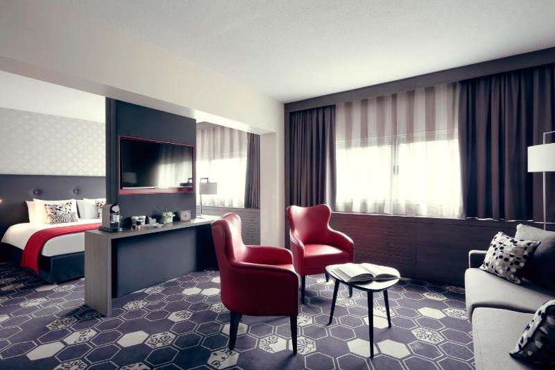 Suite with One Double Bed and Sofa Bed image 3