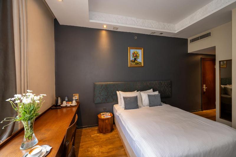 Standard Single Room image 4