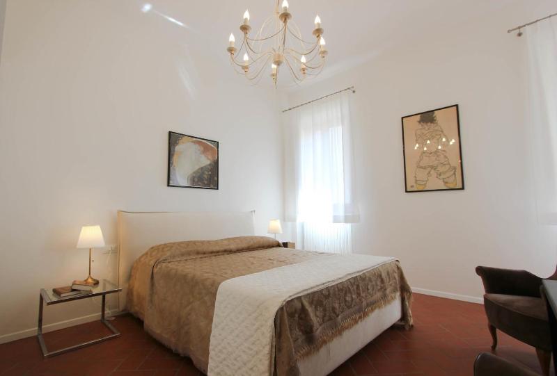 Marsili Luxury Suite - image 6