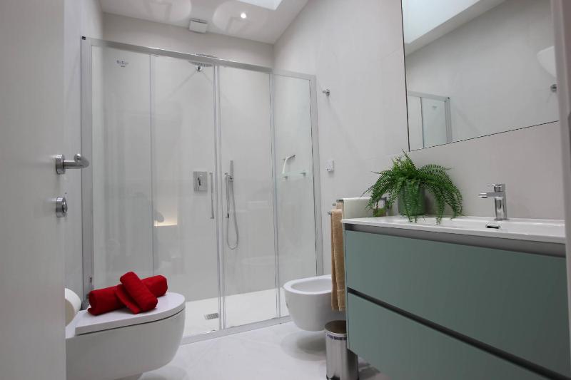 Marsili Luxury Suite - image 3