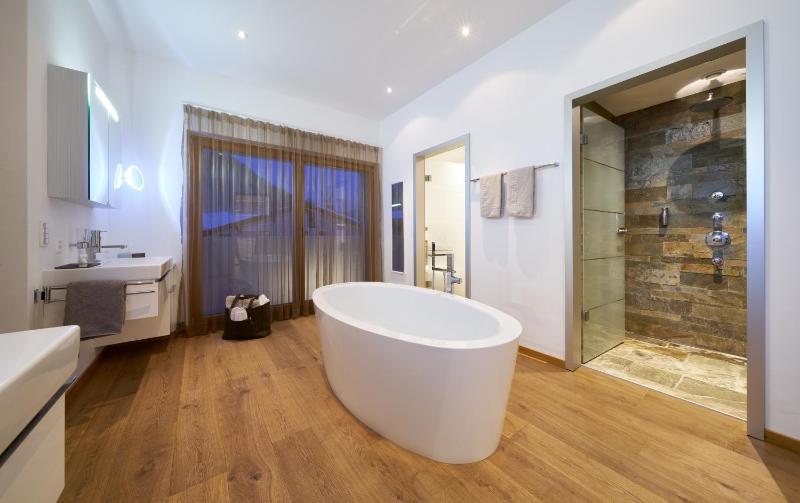 Executive Suite image 1