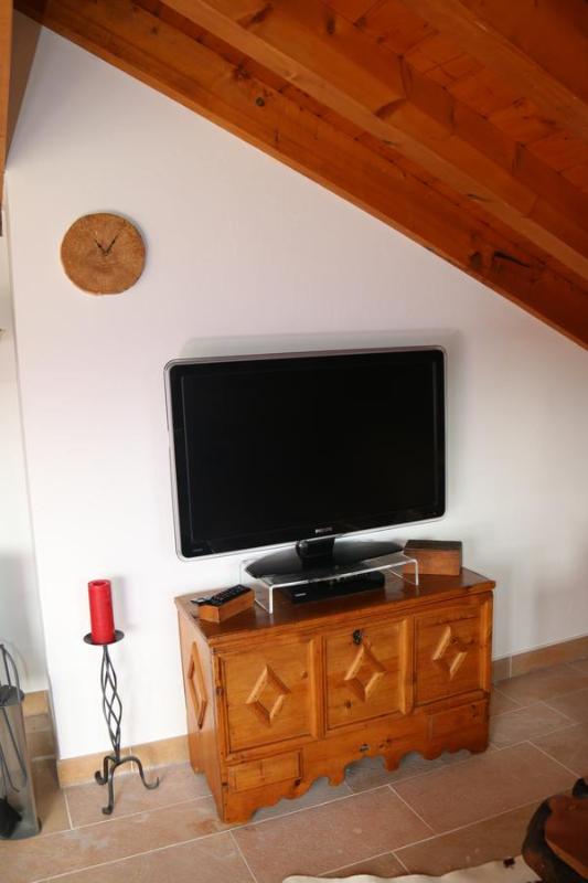 Two-Bedroom Apartment with Mountain View image 3