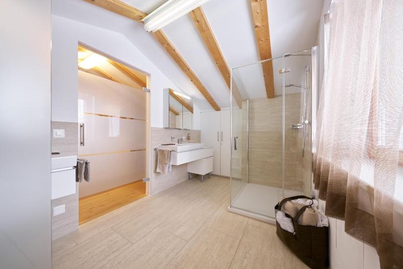 Deluxe Family Suite image 1