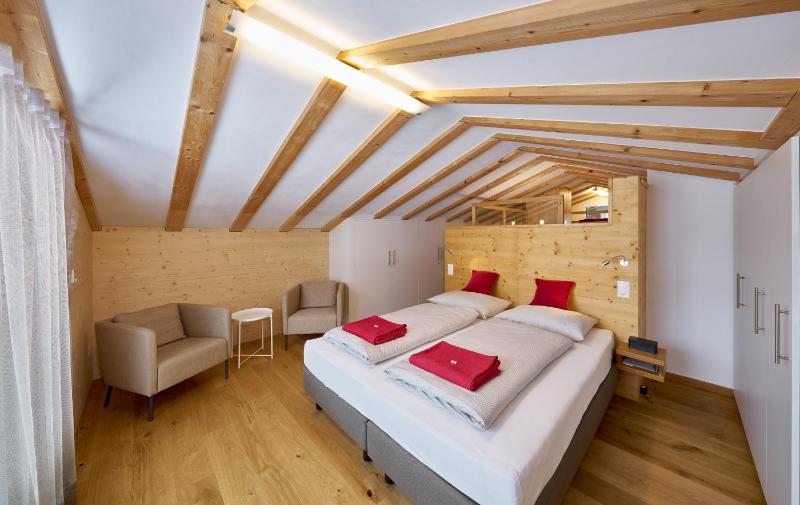 Deluxe Family Suite image 3