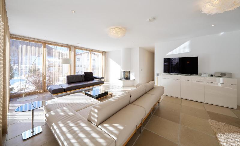 Three-Bedroom Apartment with Balcony and Terrace image 1