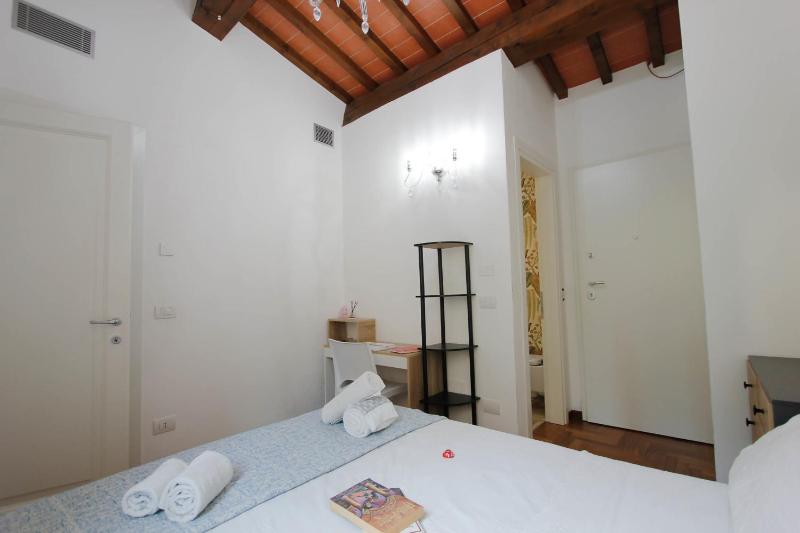 Santa Croce Deluxe Suite - image 13