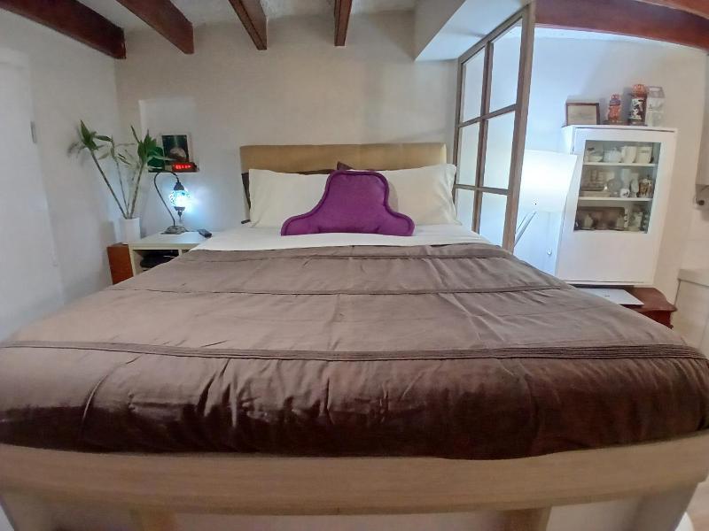 Central cozy & self-contained petfriendly apartments in the heart of Miraflores - image 5