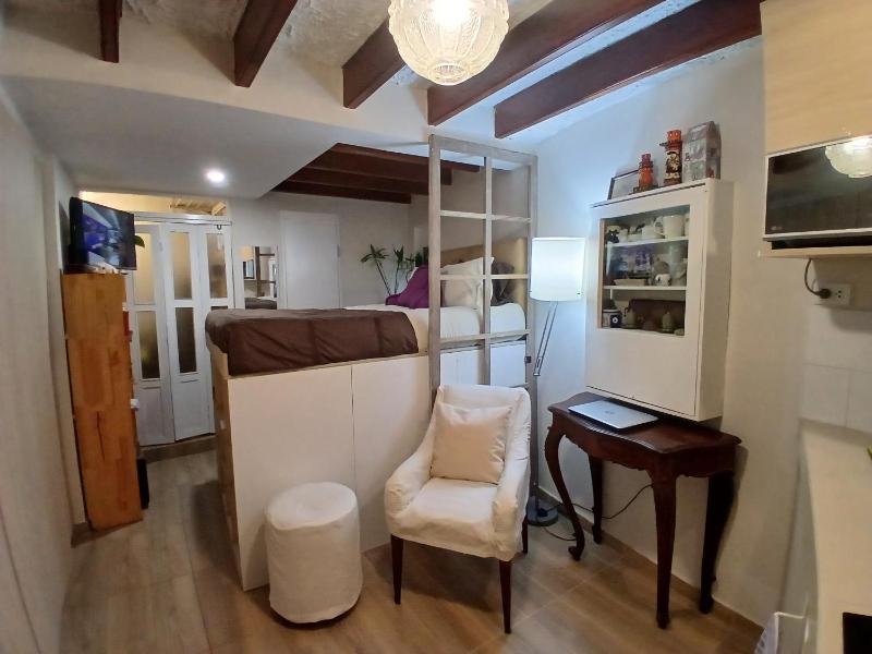 Central cozy & self-contained petfriendly apartments in the heart of Miraflores - image 3