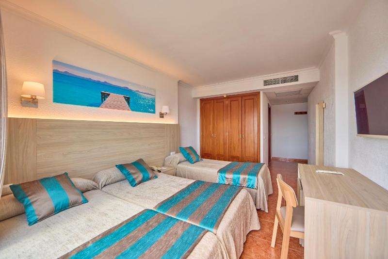 Triple Room (2 Adults + 1 Child) image 1