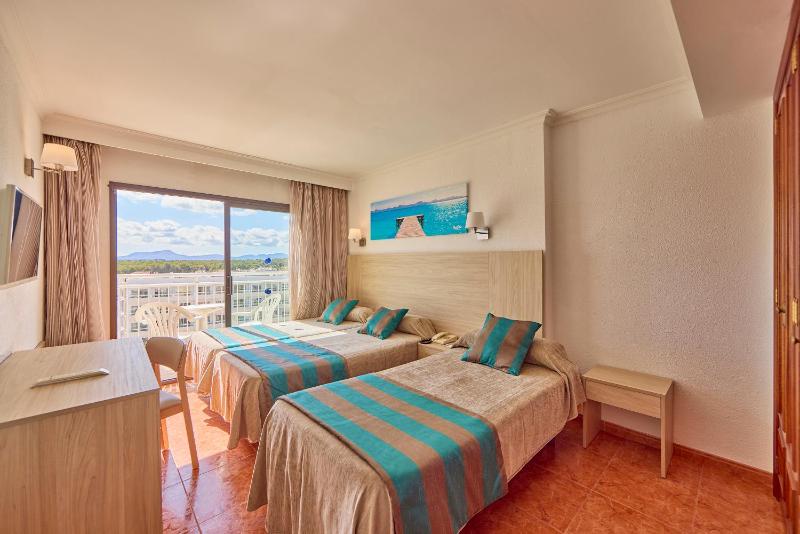 Triple Room (2 Adults + 1 Child) image 3