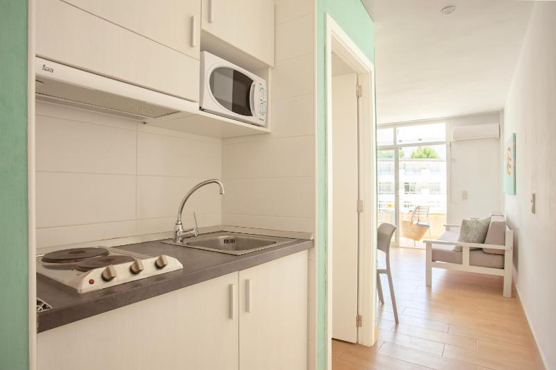 One-Bedroom Apartment image 1