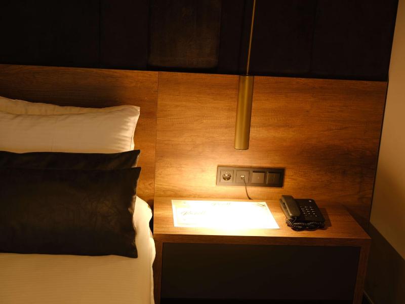 Standard Double or Twin Room image 1