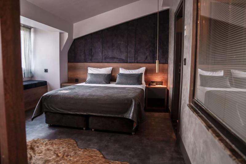 Suite with River View image 2