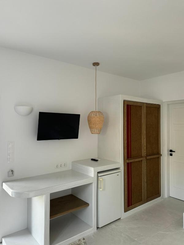 Deluxe Triple Room image 4