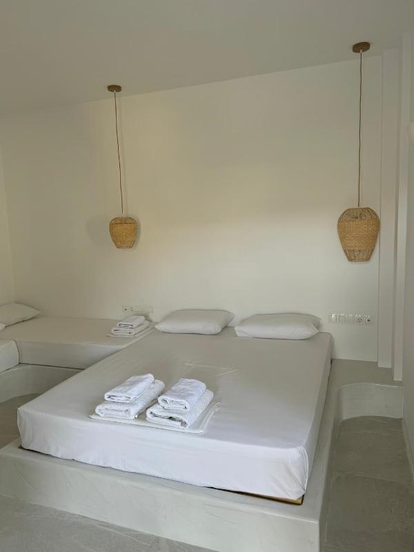 Deluxe Triple Room image 2