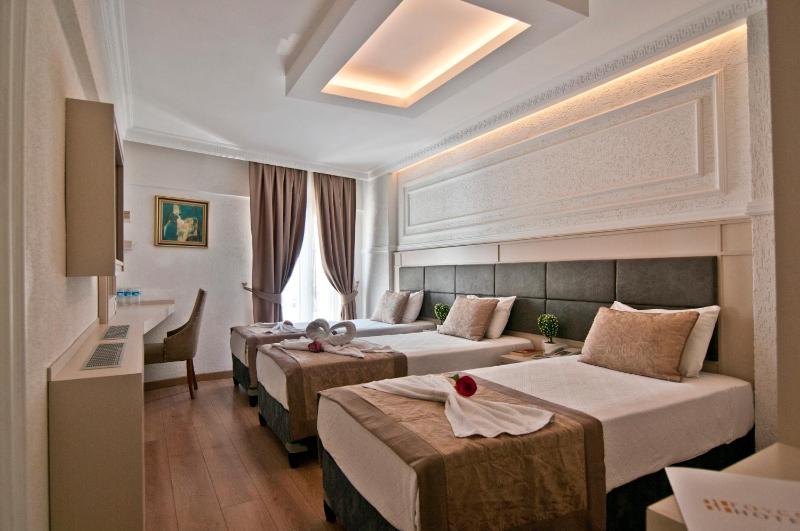 Royce Hotel - image 16