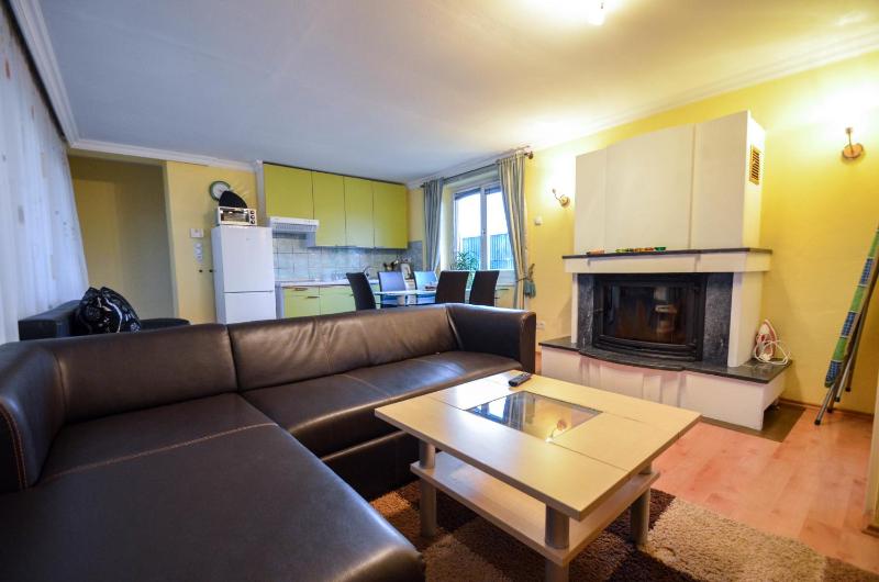 Superior One-Bedroom Apartment image 1