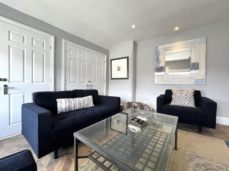Secret Boutique Abode in Beautiful Clifton Village - image 21