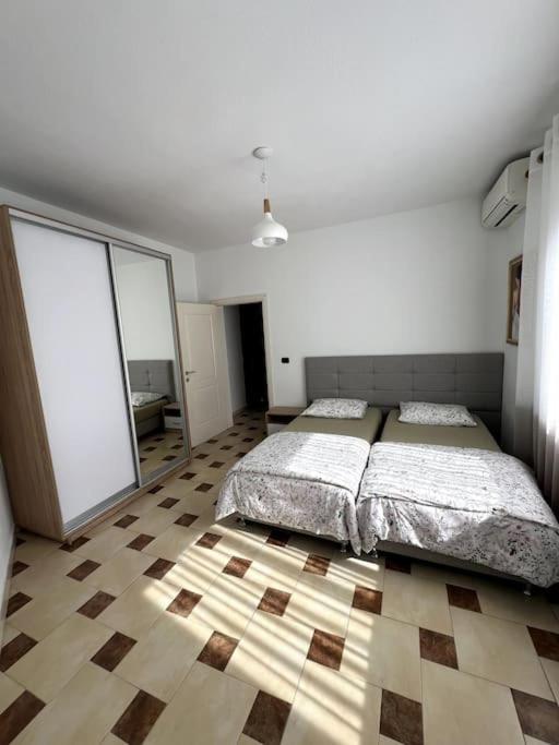Top Location Apartment in Durres - image 5