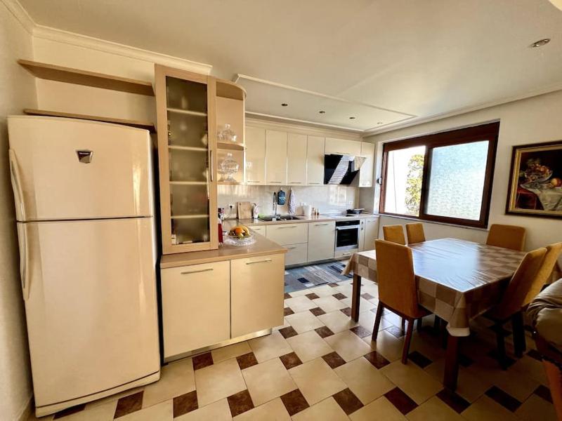 Top Location Apartment in Durres - image 2