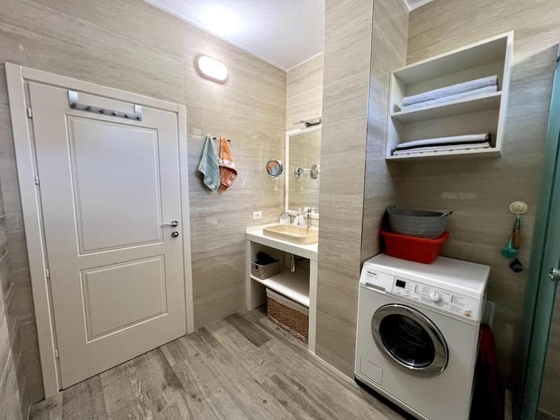Top Location Apartment in Durres - image 6