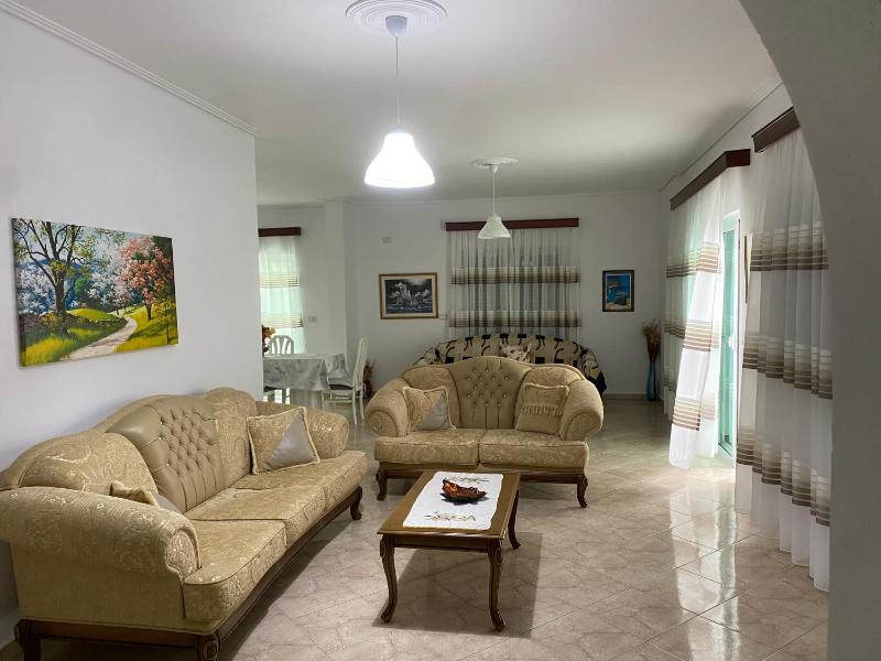 Family Room image 4
