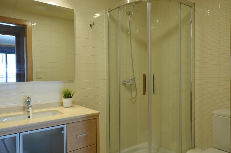 Three-Bedroom Apartment with Sea View image 4