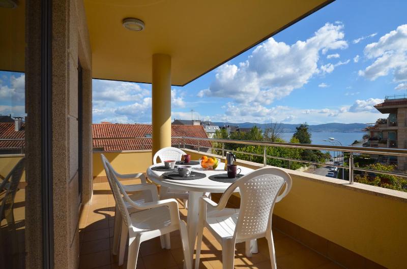 Three-Bedroom Apartment with Sea View image 1