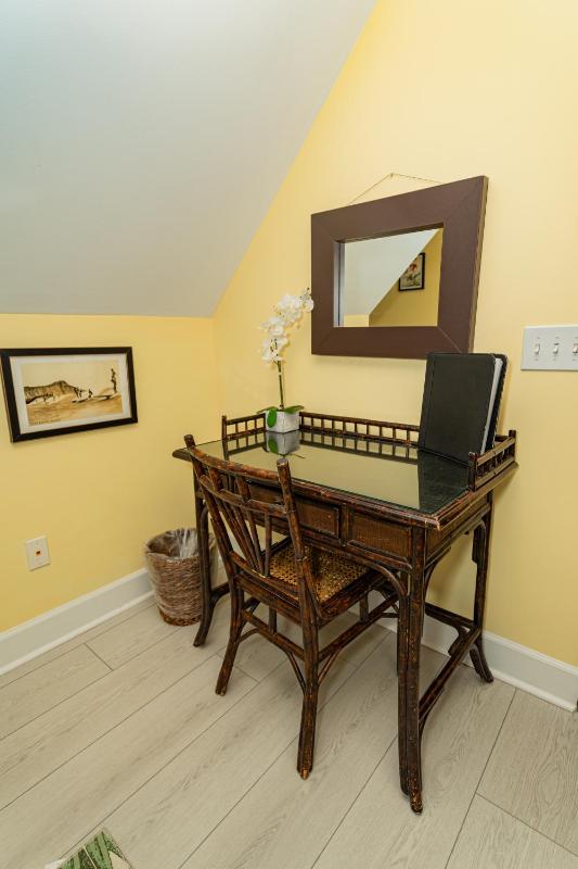 Superior Queen Room image 4