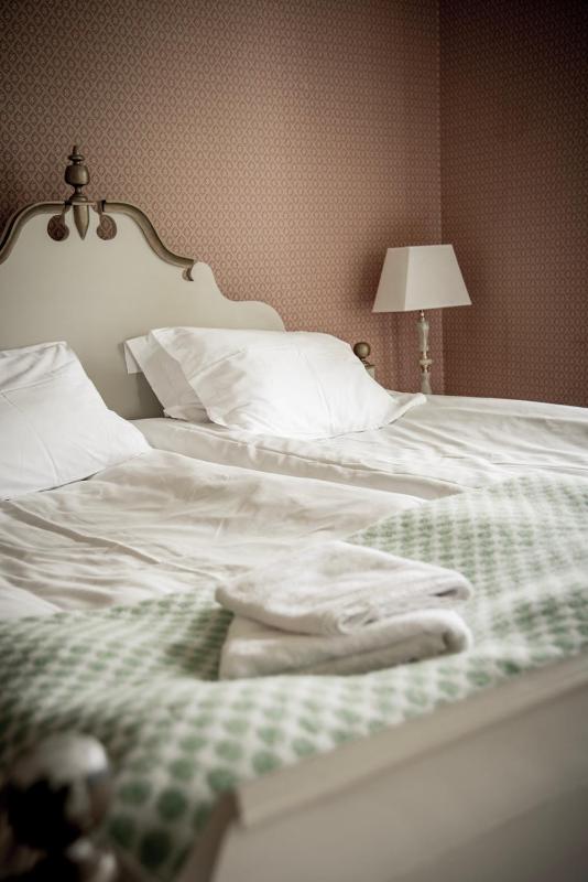 Double Room image 3