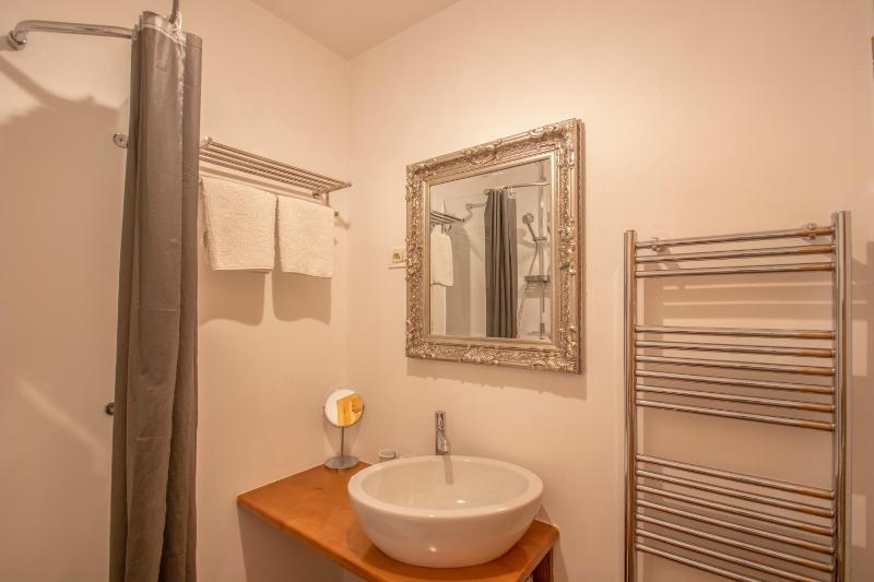 Standard Double Room with Bath image 3