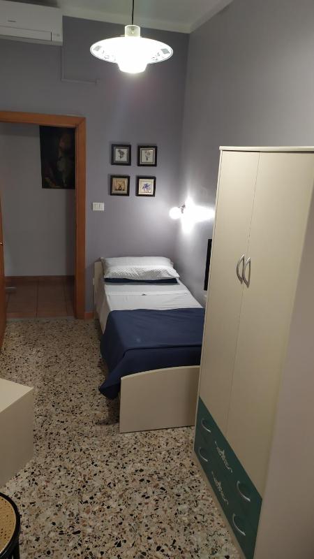 Single Room with Private External Bathroom image 4