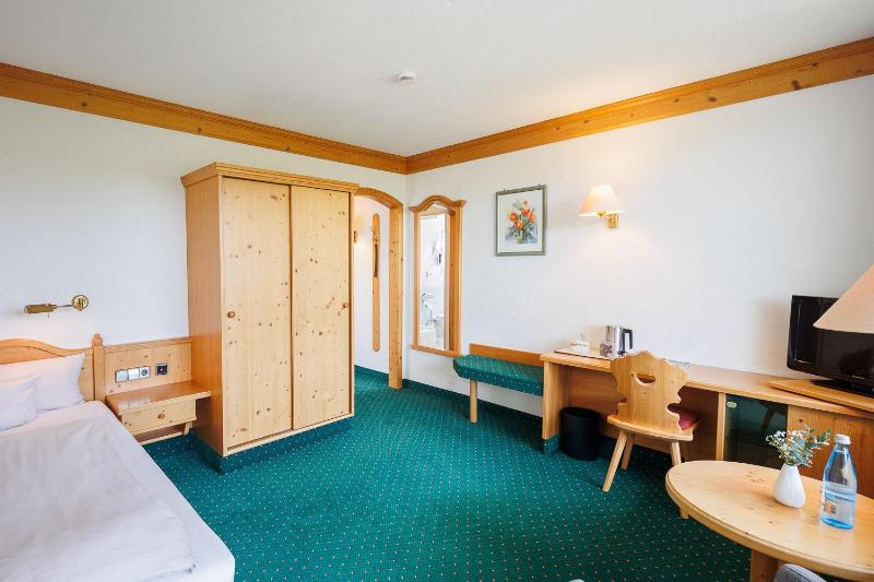 Comfort Single Room with Balcony image 3