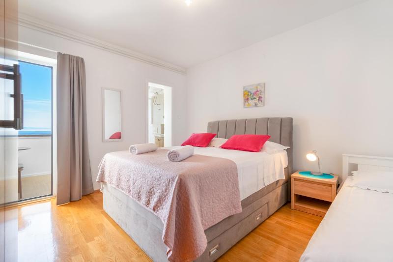 Studio with Sea View image 3