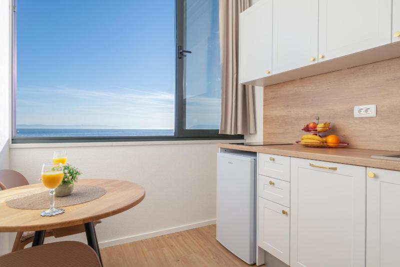 Studio with Sea View image 4