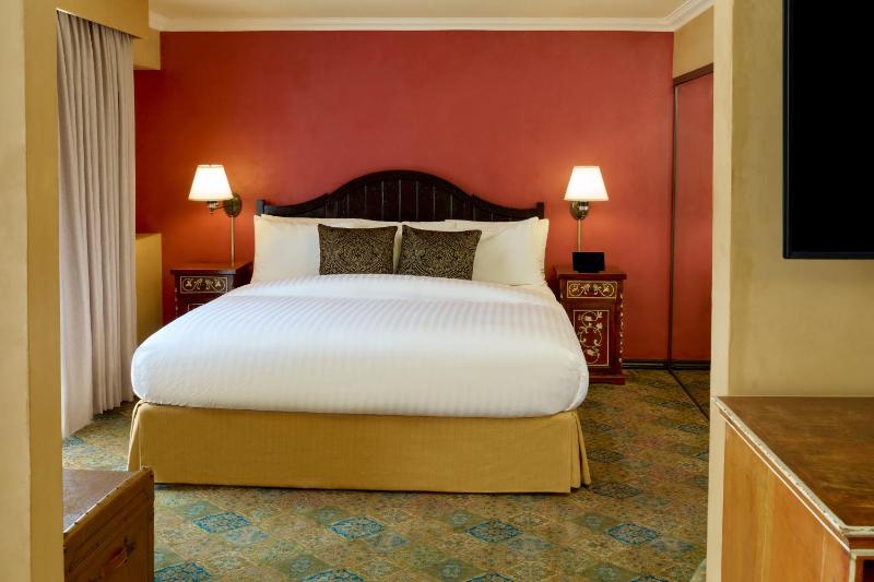 One-Bedroom Suite image 1
