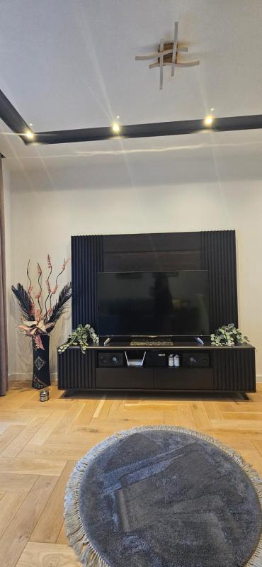 Apartment M - image 16